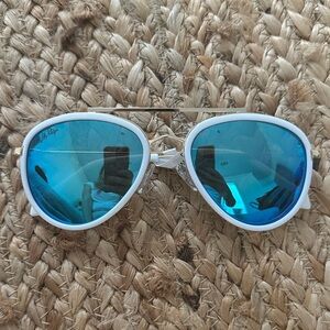 NWT - Lilly Pulitzer White Aviators Stylish Blue Mirrored Sunglasses